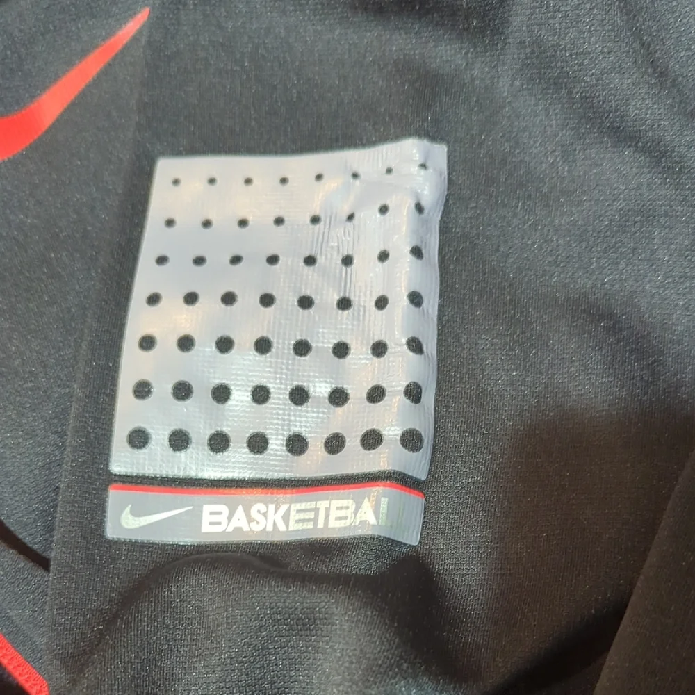 Full Zip Nike Men's Medium Black Therma-fit Hoodie with Red Accents - Picture 8 of 8